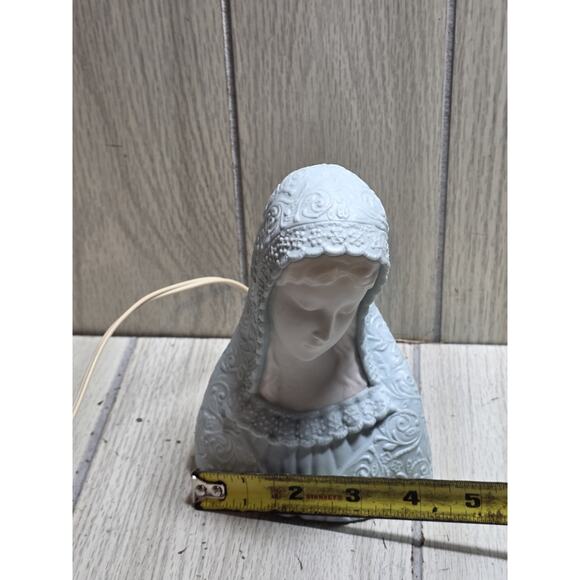 Vtg Blue & White Floral Embossed Virgin Mary Night Light Religious Japan Bible - Picture 6 of 12